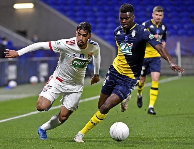 爱游戏APP- 离谱！阿斯顿维拉队长鼓劲备战法国杯清晨巴塞罗那遗憾出局，莱万多夫斯基在老鹰比赛中刷新纪录