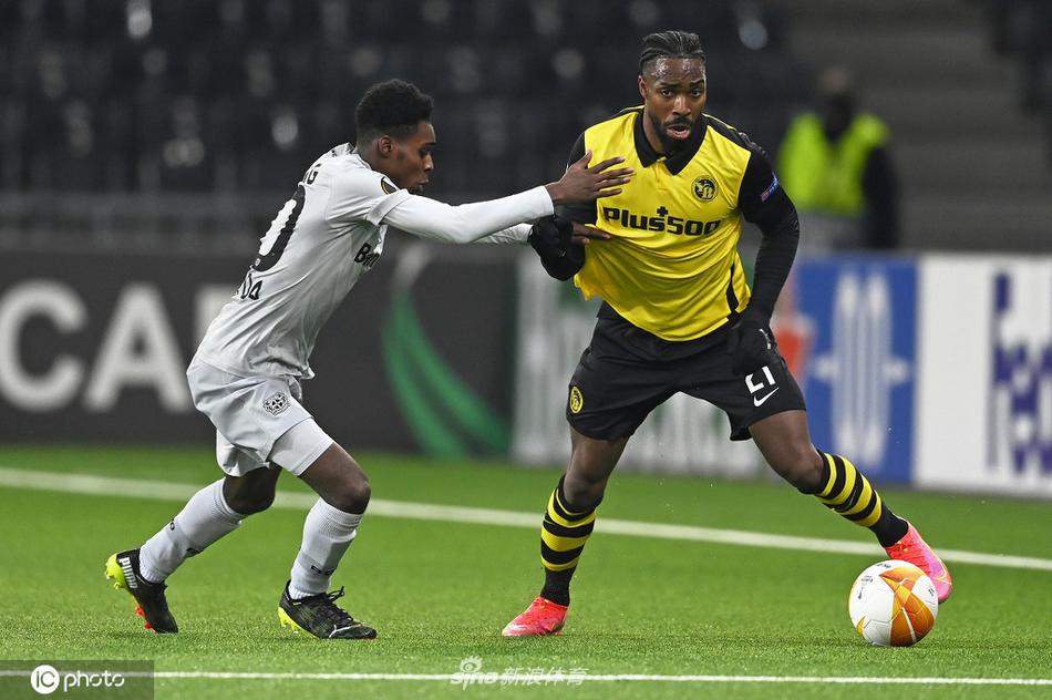 爱游戏APP- theshy剑姬打姿态船长那场比赛完整视频 