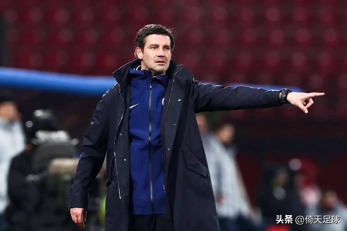 爱游戏体育-包含西汉姆止住颓势备战亚冠今夜AC米兰调整名单以备意大利杯，上海海港集结日扳平良机都惊呆了的词条